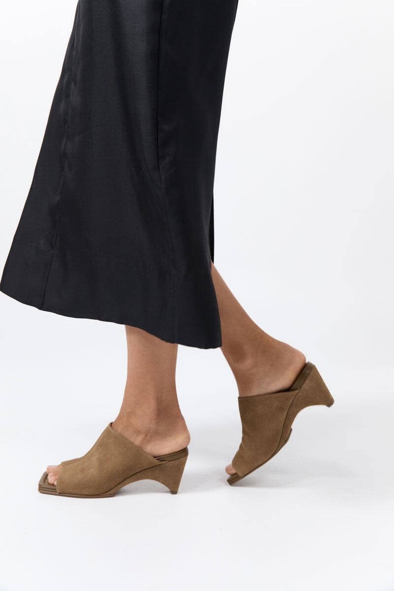 SUEDE ARC WEDGE-OAK Heels ST AGNI