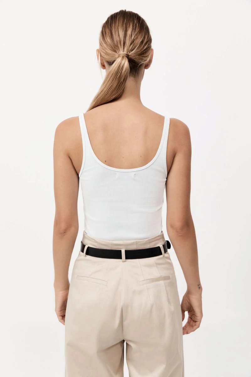 ORGANIC COTTON SLIM SCOOP TANK-WHITE Tops ST AGNI 